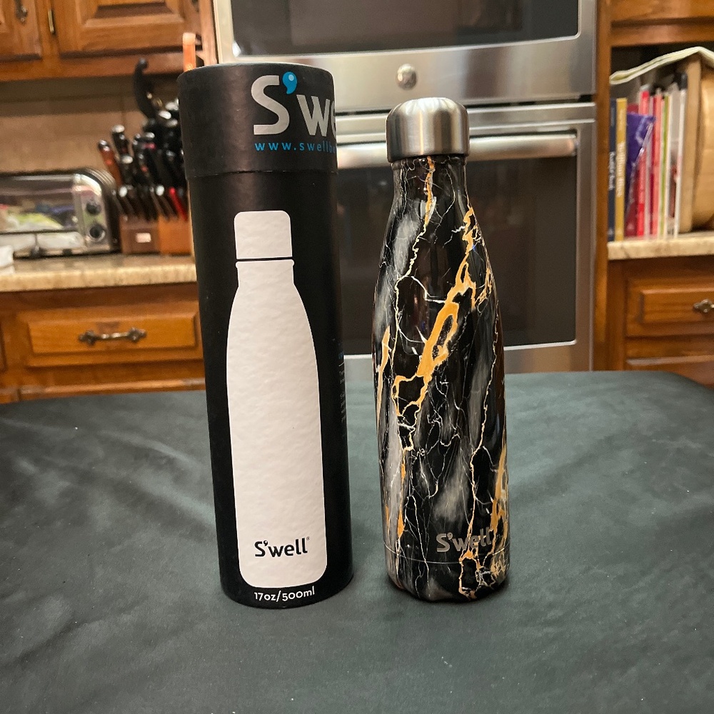 NWT, Original Packaging, S’well Hot/Cold Beverage Bottle.  17 OZ.
